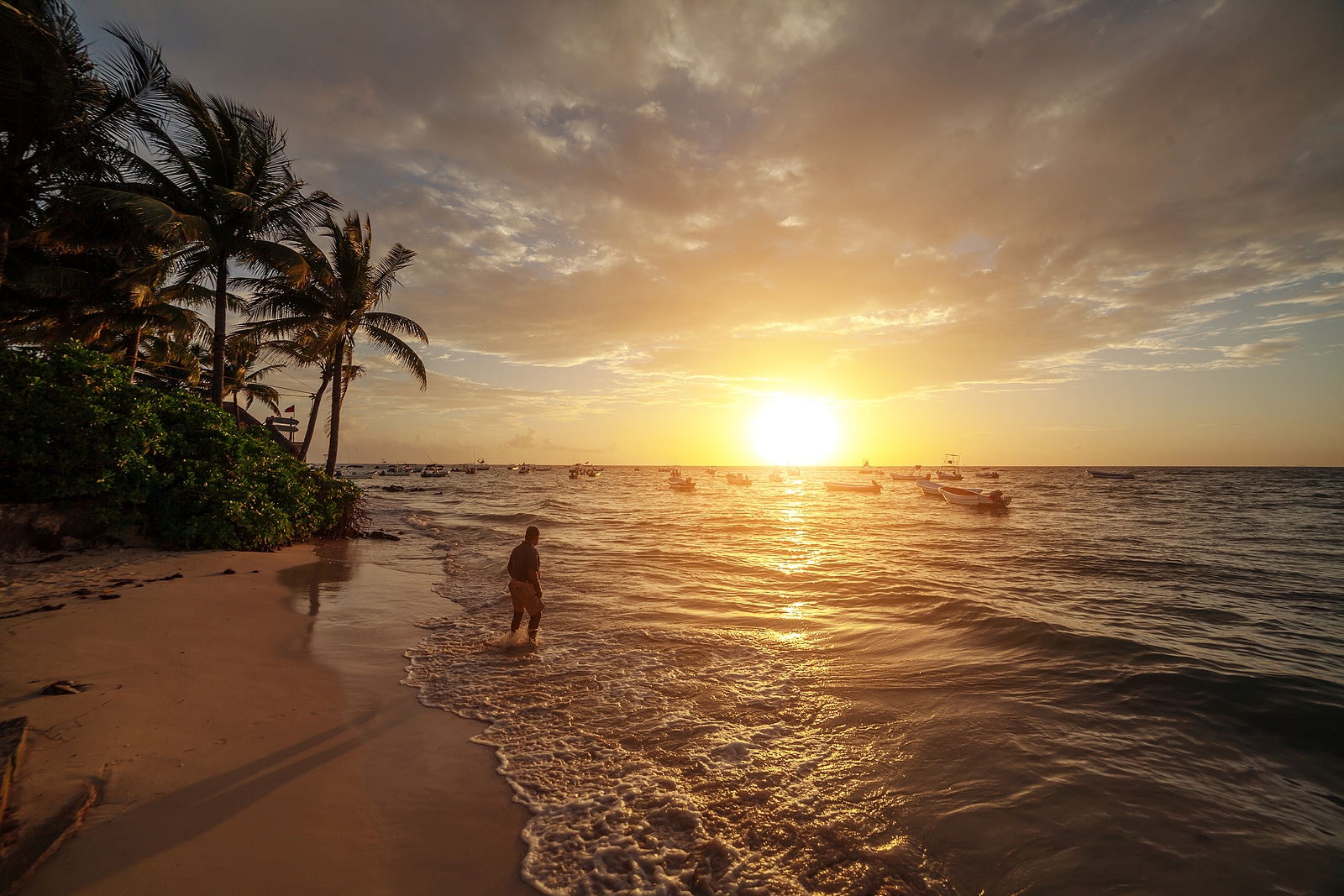 Sunrise over the ocean in Cancun. Mexico, Astuto Travel